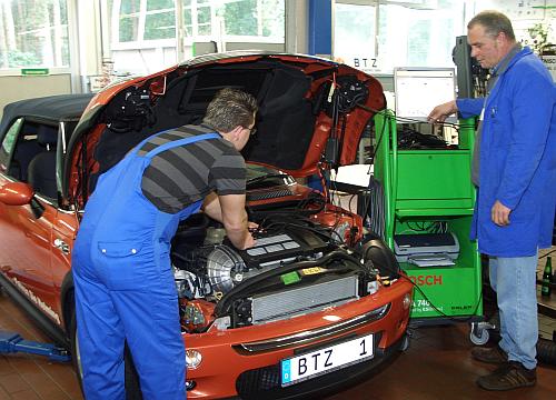 Kfz Servicetechniker