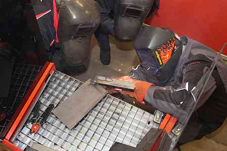 Vorführugen im MAG-Schweißen von der Fa. Lorch.